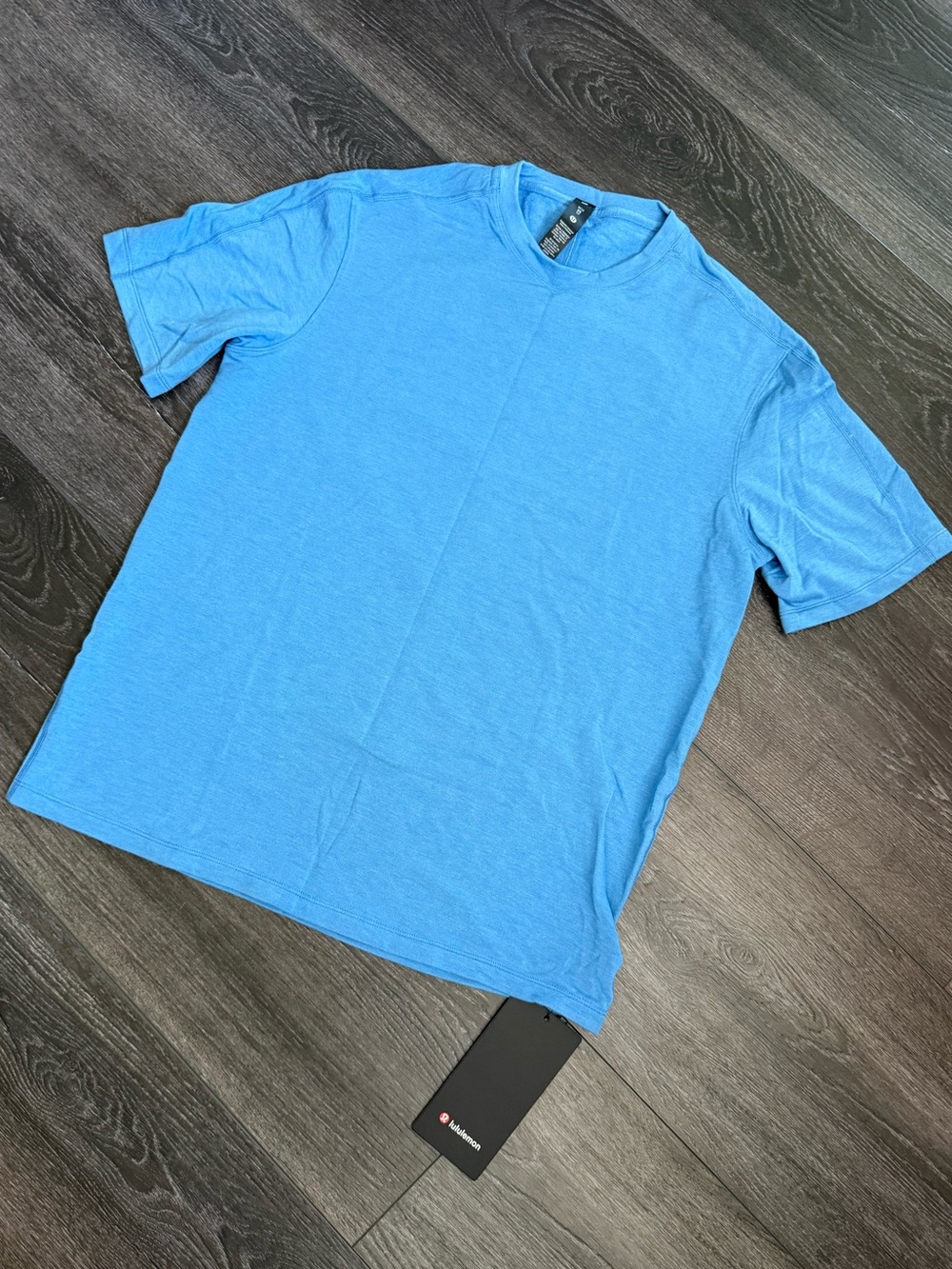 NWT Lululemon Men’s BeCalm Relaxed-Fit T-Shirt in Heathered Ocean Wave - XS - Picture 2 of 9
